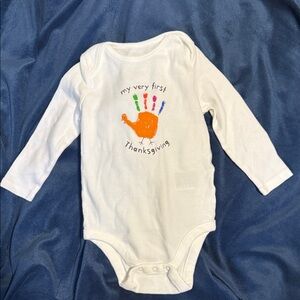 GAP White Thanksgiving Bodysuit with Colorful Turkey Design🦃🦃